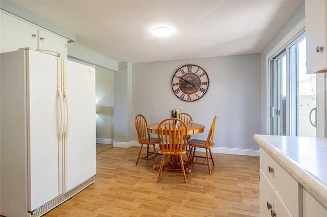 8 Lindsay Crt, House detached with 3 bedrooms, 2 bathrooms and 3 parking in Guelph ON | Image 9