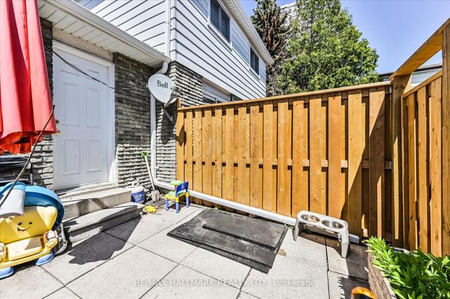 28 Candle Liteway, Townhouse with 3 bedrooms, 2 bathrooms and 2 parking in Toronto ON | Image 27