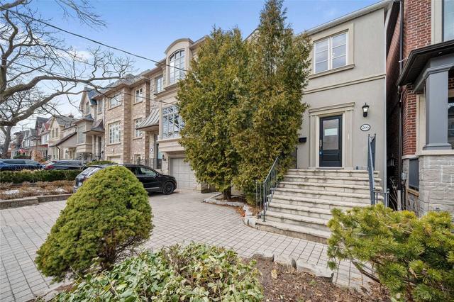 206 Roslin Ave, House detached with 4 bedrooms, 4 bathrooms and 1 parking in Toronto ON | Image 1
