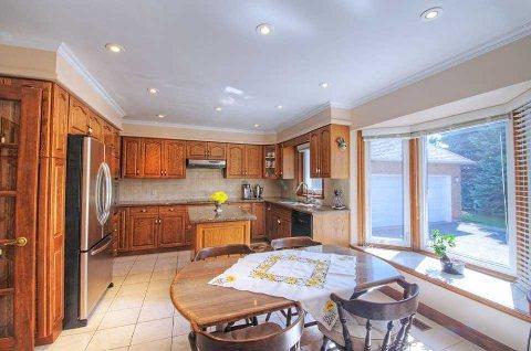 8 Marilyn Ave, House detached with 3 bedrooms, 4 bathrooms and 12 parking in Vaughan ON | Image 5