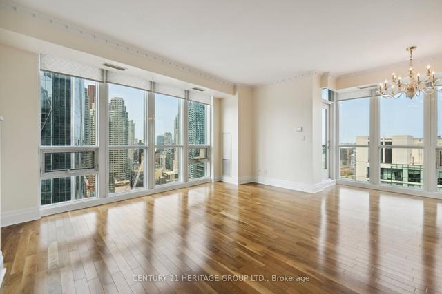4203 - 16 Harbour St, Condo with 3 bedrooms, 2 bathrooms and 1 parking in Toronto ON | Image 3
