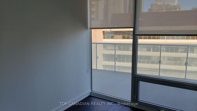 722 - 15 Queens Quay E, Condo with 2 bedrooms, 2 bathrooms and 1 parking in Toronto ON | Image 11