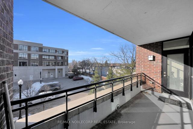 223 - 2396 Major Mackenzie Dr, Condo with 2 bedrooms, 2 bathrooms and 2 parking in Vaughan ON | Image 20