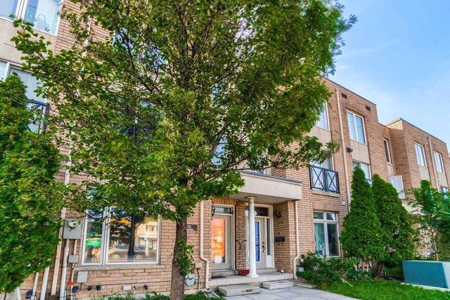 983 The Queensway Way, House attached with 3 bedrooms, 3 bathrooms and 2 parking in Toronto ON | Image 1