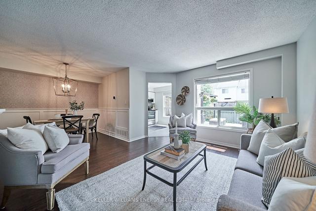 140 Wade Sq, House attached with 3 bedrooms, 3 bathrooms and 3 parking in Clarington ON | Image 2