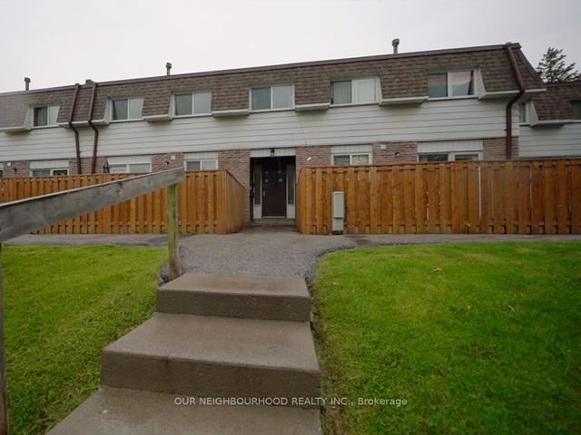 13 - 730 Cedar St, Townhouse with 3 bedrooms, 2 bathrooms and 1 parking in Oshawa ON | Image 1