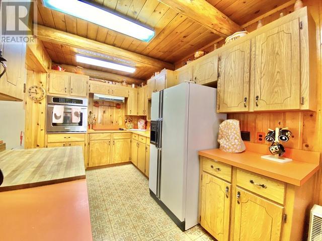 6314 Pioneer Road, House detached with 2 bedrooms, 2 bathrooms and null parking in Cariboo L BC | Image 13