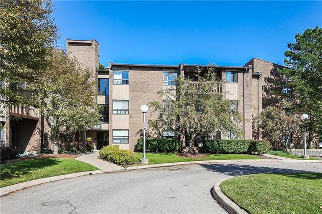 313 - 300 Everglade Crescent, Condo with 2 bedrooms, 2 bathrooms and 1 parking in London ON | Image 4