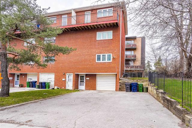 9 - 811 Kennedy Rd, Townhouse with 4 bedrooms, 3 bathrooms and 6 parking in Toronto ON | Image 12