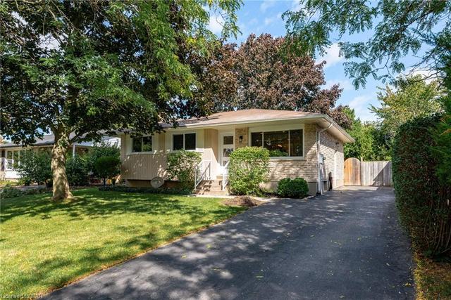 82 Lafayette Drive, House detached with 4 bedrooms, 2 bathrooms and 3 parking in St. Catharines ON | Image 11