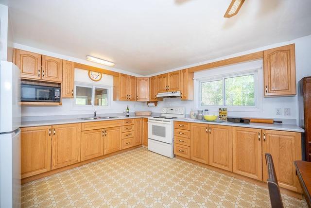 2404 Simpson Pit Road, House detached with 2 bedrooms, 1 bathrooms and 6 parking in Killaloe, Hagarty and Richards ON | Image 16