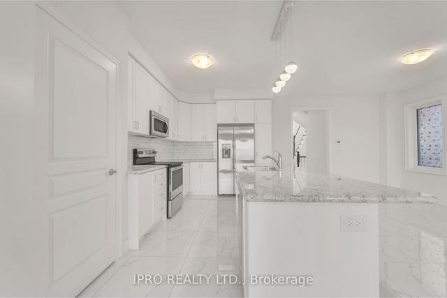 403 Grindstone Tr, House detached with 4 bedrooms, 5 bathrooms and 4 parking in Oakville ON | Image 3
