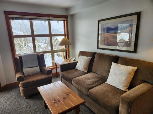 406 - 2080 Summit Drive, Condo with 1 bedrooms, 1 bathrooms and 1 parking in East Kootenay F BC | Image 15