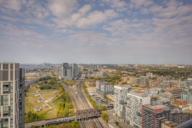 4710 - 21 Iceboat Terr, Condo with 1 bedrooms, 1 bathrooms and 0 parking in Toronto ON | Image 1