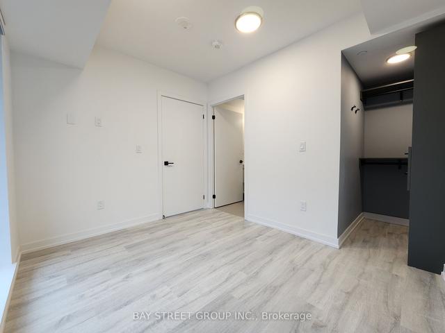 1304 - 2 Augusta Ave, Condo with 2 bedrooms, 2 bathrooms and 0 parking in Toronto ON | Image 7