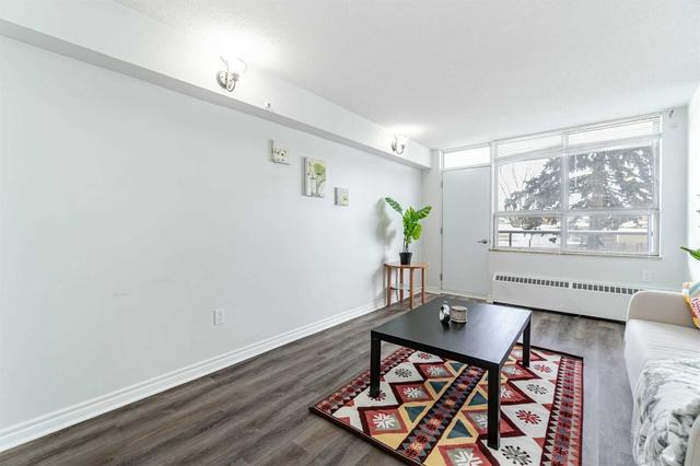 211 - 940 Caledonia Rd, Condo with 2 bedrooms, 1 bathrooms and 1 parking in Toronto ON | Image 2