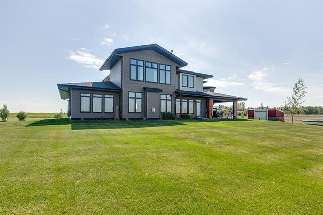 39504 Range Road 282, House detached with 5 bedrooms, 4 bathrooms and null parking in Lacombe County AB | Image 3