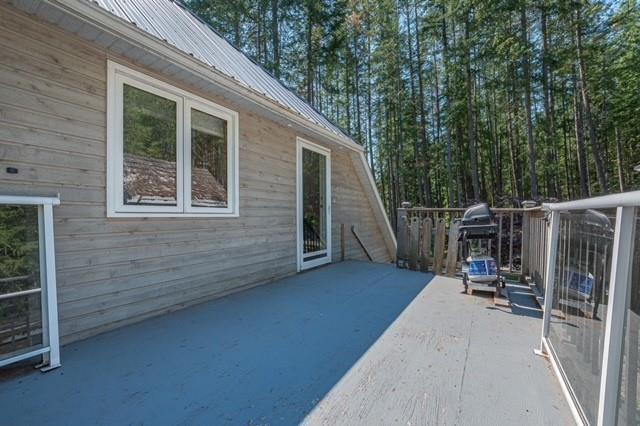8475 Squilax Anglemont Road, House detached with 2 bedrooms, 2 bathrooms and 7 parking in Columbia Shuswap F BC | Image 6