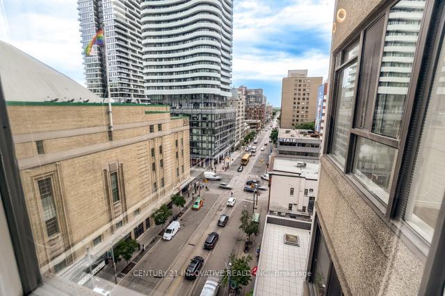 914 - 45 Carlton St, Condo with 2 bedrooms, 2 bathrooms and 1 parking in Toronto ON | Image 1