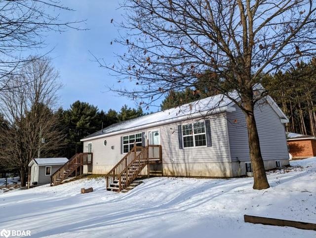 1072 Baseline Road, House detached with 3 bedrooms, 2 bathrooms and 8 parking in Gravenhurst ON | Image 1