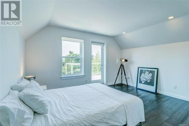 4686 Maple Guard Dr, House detached with 3 bedrooms, 4 bathrooms and 2 parking in Nanaimo H BC | Image 48