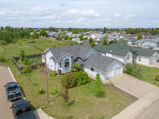 4804 45 St, House detached with 5 bedrooms, 3 bathrooms and null parking in Cold Lake AB | Image 1