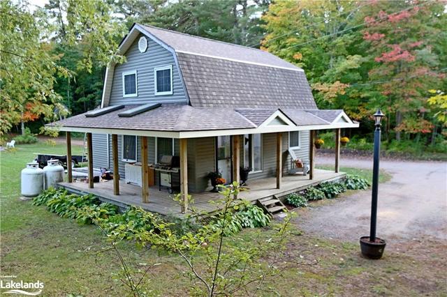 185 Muskoka 10 Road, House detached with 3 bedrooms, 1 bathrooms and null parking in Huntsville ON | Image 1