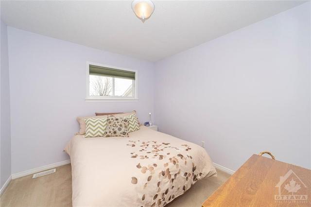 95 Gray Crescent, Townhouse with 3 bedrooms, 3 bathrooms and 3 parking in Ottawa ON | Image 18