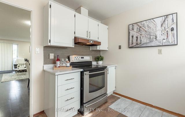 100 - 50 Scarborough Golf Clu Rd, Townhouse with 3 bedrooms, 2 bathrooms and 1 parking in Toronto ON | Image 11