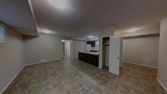 9709 112 Avenue, House other with 5 bedrooms, 3 bathrooms and 4 parking in Grande Prairie County No. 1 AB | Image 12