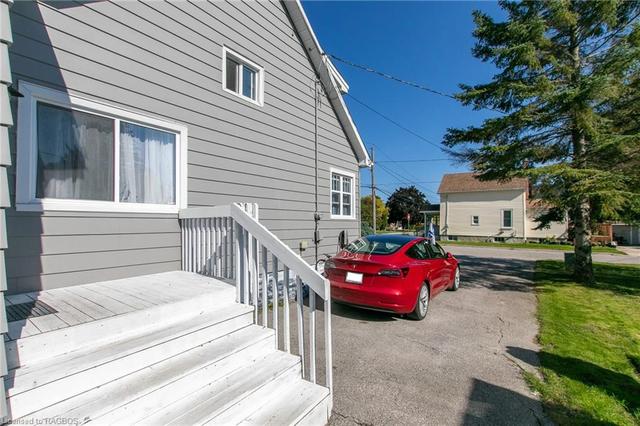 1598 5th Avenue W, House detached with 3 bedrooms, 2 bathrooms and 4 parking in Owen Sound ON | Image 10