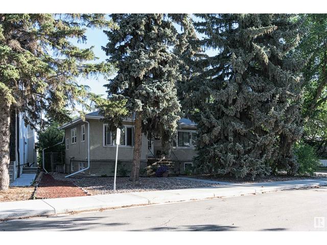 11304 72 Av Nw, House detached with 5 bedrooms, 2 bathrooms and null parking in Edmonton AB | Image 2