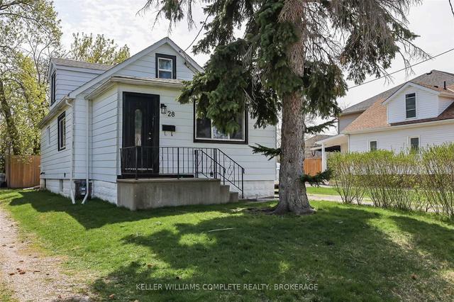 28 Greenwood Ave, House detached with 3 bedrooms, 2 bathrooms and 4 parking in St. Catharines ON | Image 1