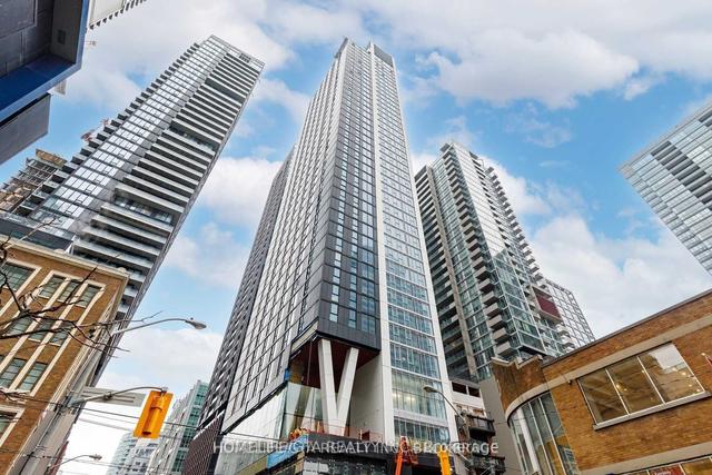 1801 - 357 King St W, Condo with 1 bedrooms, 1 bathrooms and 0 parking in Toronto ON | Image 1