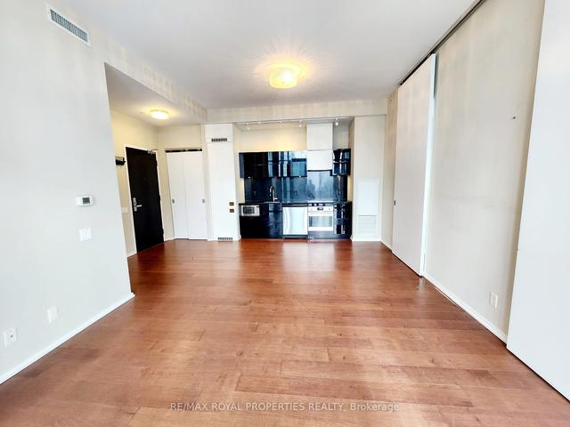 ph 3608 - 125 Peter St, Condo with 2 bedrooms, 1 bathrooms and 1 parking in Toronto ON | Image 12