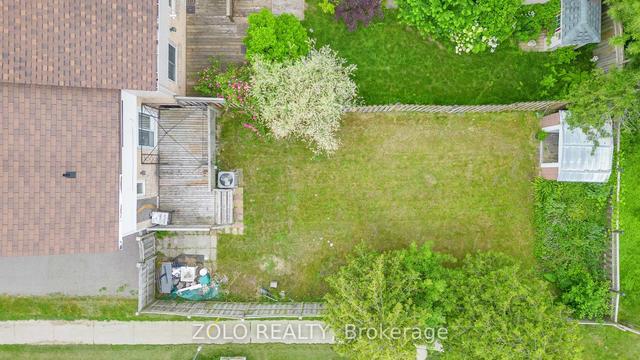 983 Renfrew Crt, House semidetached with 3 bedrooms, 2 bathrooms and 3 parking in Oshawa ON | Image 22