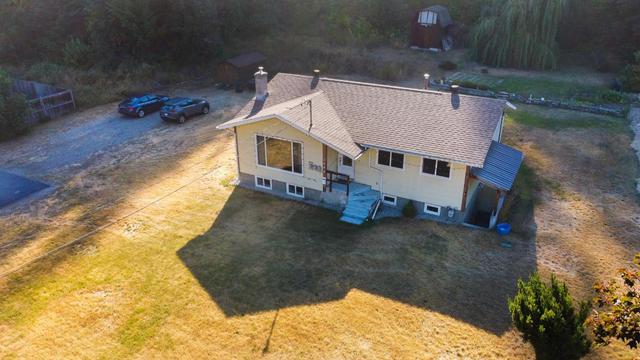 2644 10th Avenue, House detached with 4 bedrooms, 2 bathrooms and null parking in Castlegar BC | Image 1
