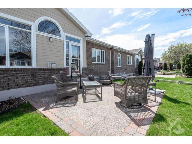 809 Hot Springs Way, Home with 3 bedrooms, 3 bathrooms and 6 parking in Ottawa ON | Image 27