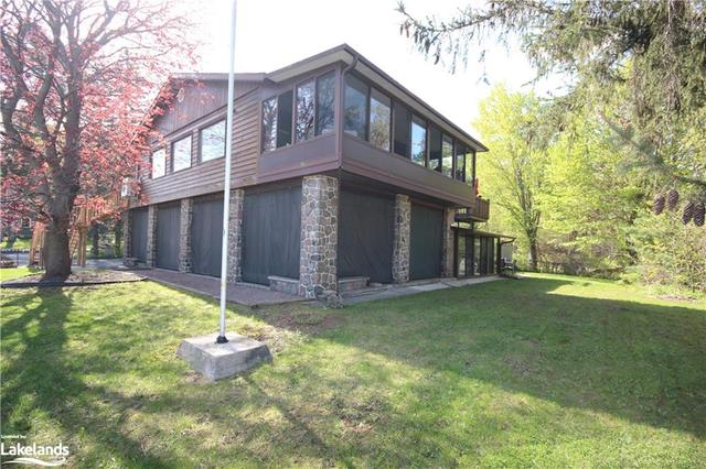 811 Bay Street, House detached with 6 bedrooms, 3 bathrooms and null parking in Gravenhurst ON | Image 24