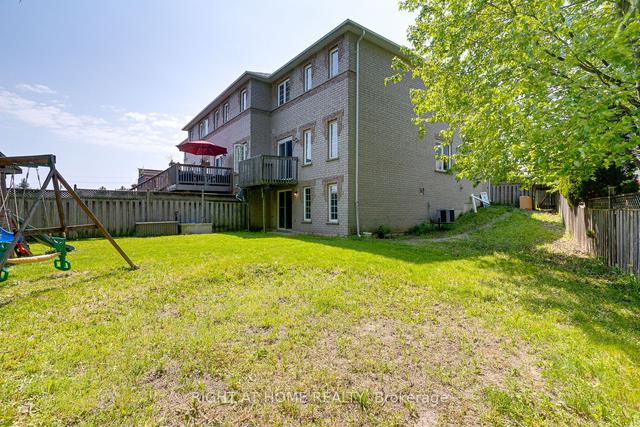 21 Taft Pl, House attached with 3 bedrooms, 3 bathrooms and 3 parking in Clarington ON | Image 28