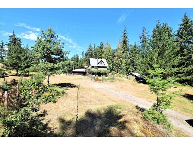 2345 Mountain Road, House detached with 2 bedrooms, 2 bathrooms and null parking in Sunshine Coast F BC | Image 28
