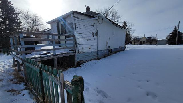211 Berry Street, House detached with 2 bedrooms, 1 bathrooms and 1 parking in Paintearth County No. 18 AB | Image 14