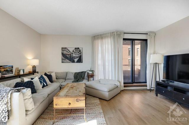 1406 - 556 Laurier Avenue W, Condo with 2 bedrooms, 2 bathrooms and 1 parking in Ottawa ON | Image 12