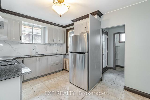 upper - 70 Spencer Ave, House detached with 2 bedrooms, 1 bathrooms and 2 parking in Toronto ON | Image 14
