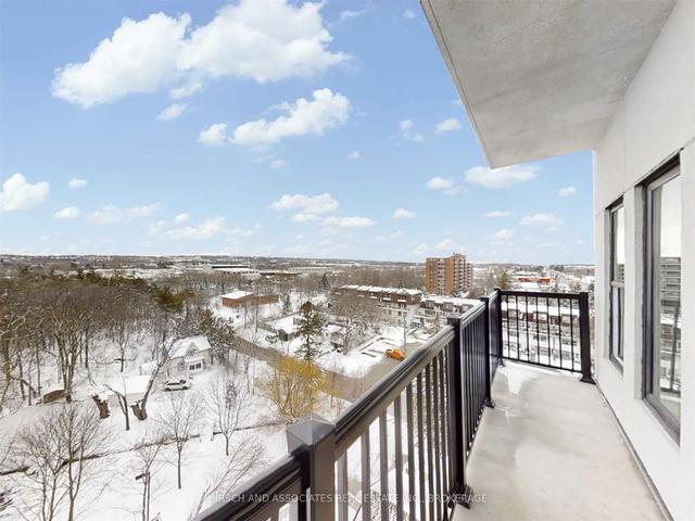 402 - 233 Dunlop St W, Condo with 2 bedrooms, 1 bathrooms and 0 parking in Barrie ON | Image 8