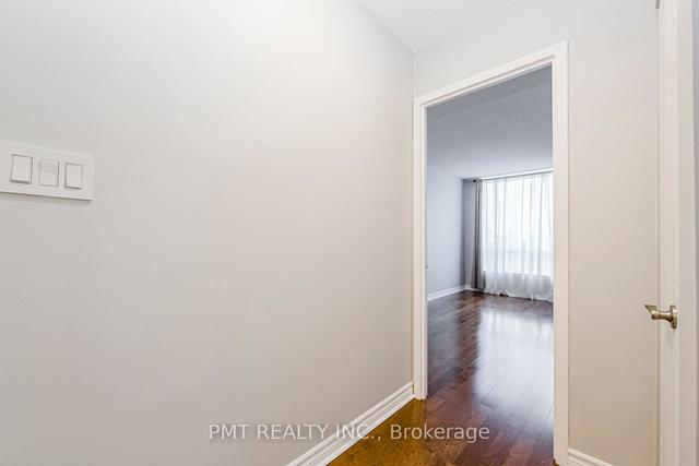 506 - 3 Hickory Tree Rd, Condo with 1 bedrooms, 1 bathrooms and 1 parking in Toronto ON | Image 4