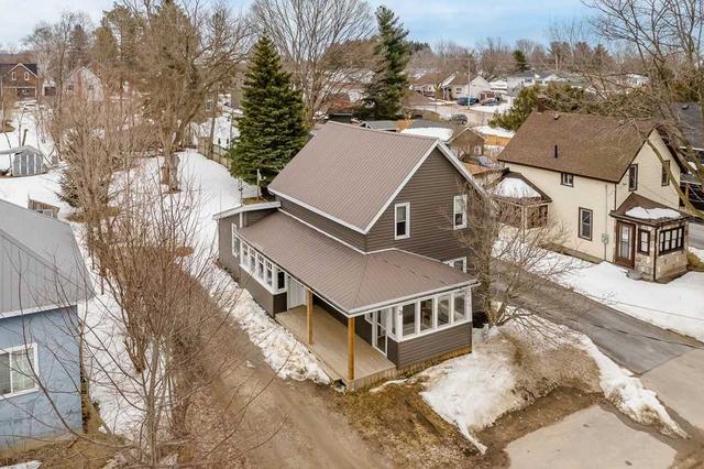 39 Maria St, House detached with 2 bedrooms, 2 bathrooms and 3 parking in Penetanguishene ON | Image 1