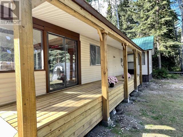 7240 Willow Road, House detached with 2 bedrooms, 1 bathrooms and null parking in Cariboo L BC | Image 4
