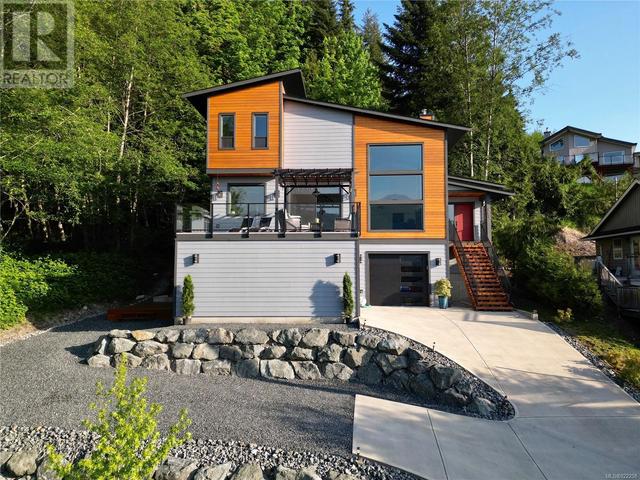 267 North Shore Rd, House detached with 3 bedrooms, 3 bathrooms and 4 parking in Lake Cowichan BC | Image 1