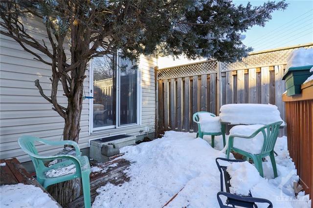 80 Newport Crescent, Townhouse with 3 bedrooms, 2 bathrooms and 3 parking in Ottawa ON | Image 30